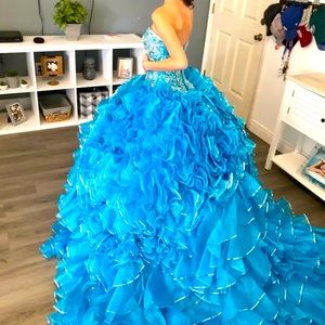 Quinceanera Dress. Used 2 hours. Corset size 0 to a size 8.